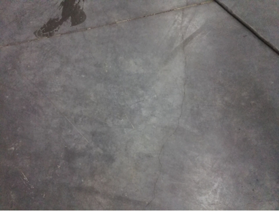 某品牌密封固化剂地坪表面收光不匀