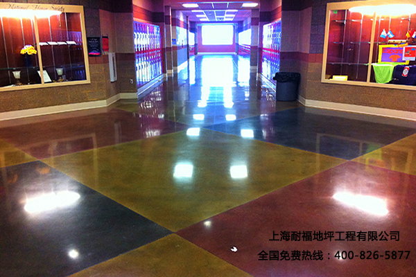 学校地面材质