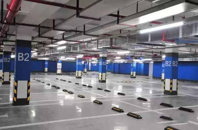 停车场地面